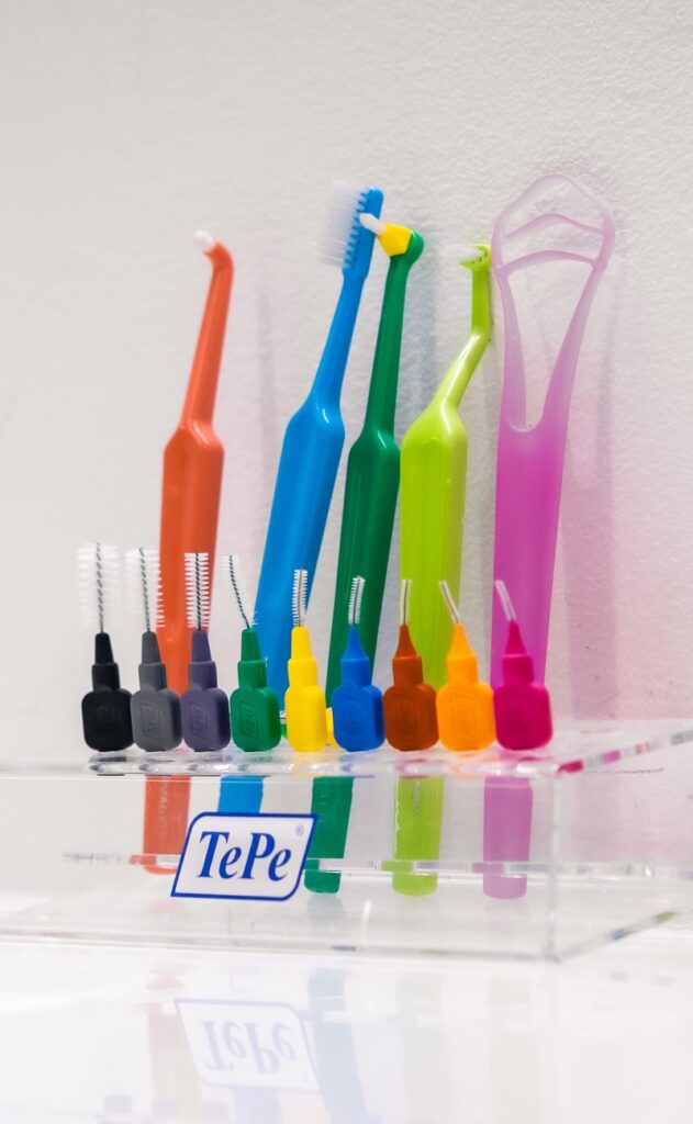 Je interdentalna ščetka vredna denarja?